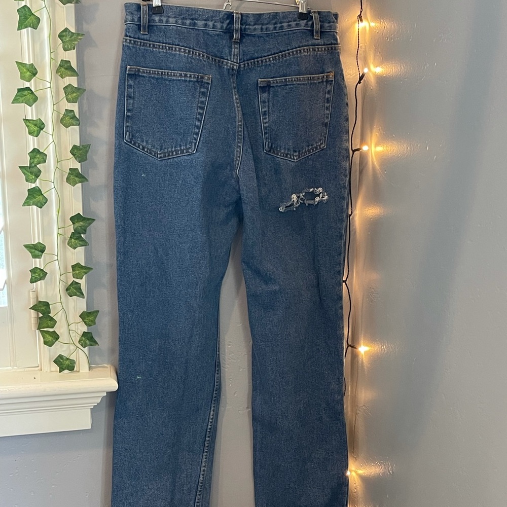 Distressed mom jean